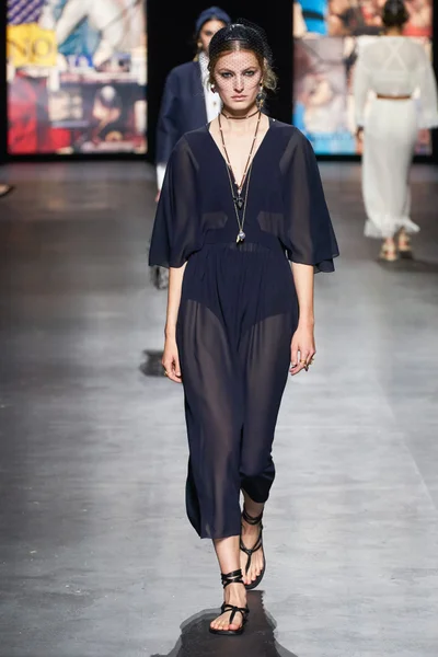 Look 46